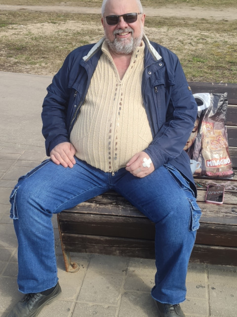 Александр, Россия, Нижний Новгород, 52 года. Познакомлюсь с женщиной для брака и создания семьи. Не пью. Не курю. Хорошее чувство юмора. Разведён. Дети выросли. 