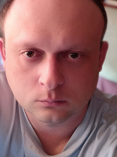 Евгений, Россия, Москва, 43 года, 3 ребенка. Познакомлюсь с женщиной для любви и серьезных отношений.Простой парень, разведен, дети есть, живут с мамой