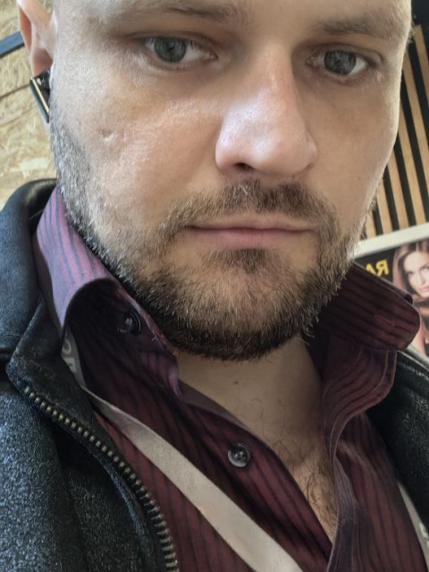 Николай, Москва, м. Дубровка, 38 лет. Ищу: Умную, простую, без вредных привычек, так которая захочет строить отношения, зрелую умом.  Анкета 633105. 