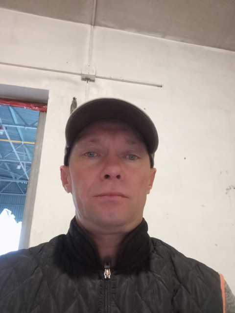 Коля, Кыргызстан, Бишкек, 44 года. Познакомлюсь с женщиной для любви и серьезных отношений, брака и создания семьи, воспитания детей, рЧестность привыши всего. Если маё значит маё а если ещё чьёто то мене и даром ненадо .