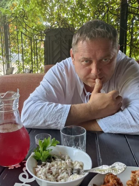 Александр Горелов, Россия, Москва, 45 лет, 2 ребенка. Хочу встретить стройную симпатичную женщину, примерного моего возраста, для серьезных отношений и соС хорошим чувством юмора" и ищу такую же". Активная жизненная позиция. Есть планы на жизнь