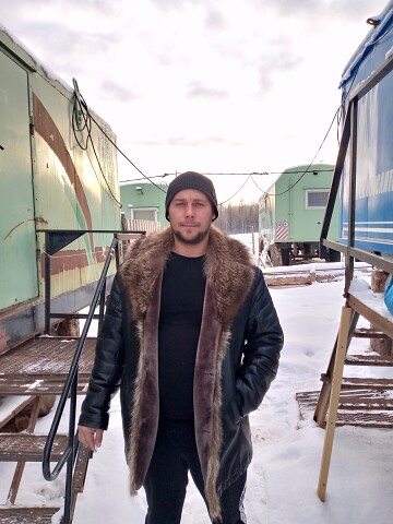 Ваня, Москва, 35 лет, 2 ребенка, 1 фото. Ищу: Откровенную искреннию девушку. Цели создание семьи...  Анкета 637545. 