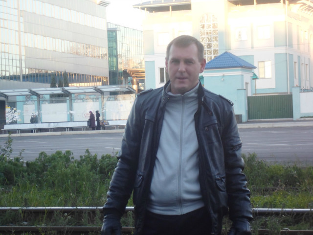 Олег, Россия, Донецк, 48 лет. Познакомлюсь с женщиной для любви и серьезных отношений. Живу работаю живу один в квартире есть кошка
