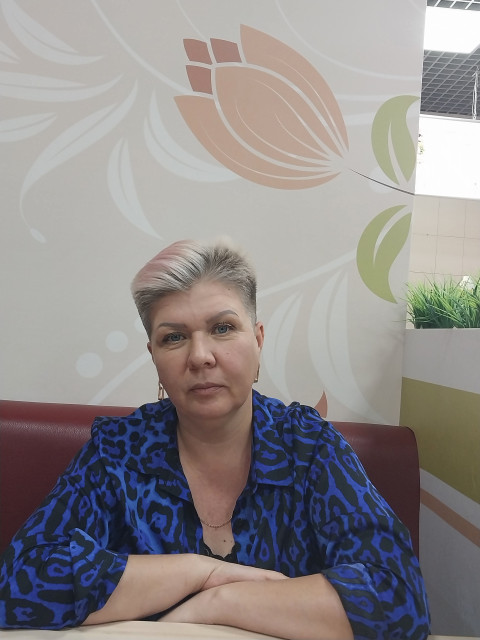 Людмила, Россошь, 47 лет, 2 фото. Ищу: Без тараканов в голове.  Анкета 640909. 