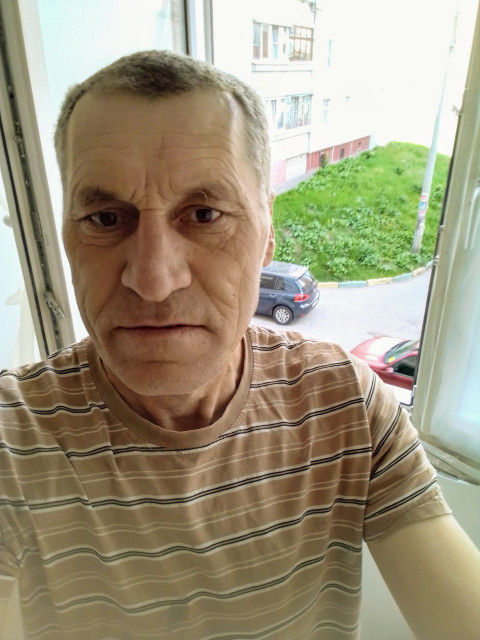Александр, Россия, Нижний Новгород, 54 года. Познакомлюсь с женщиной для любви и серьезных отношений, Трудолюбивый, люблю возиться в саду, предпочитаю спокойную милодию. Не лентяй, на шеи у женщины не с