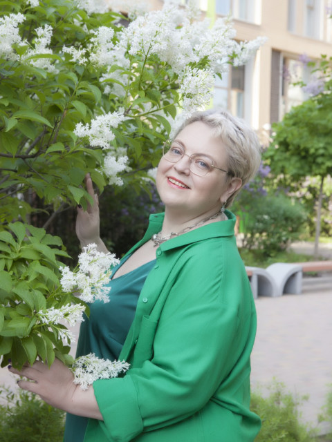 Ольга, Россия, Москва, 53 года, 1 ребенок. Познакомлюсь с мужчиной для любви и создания семьи: умным, ответственным, решительным, спокойным.Я люблю скорость, пение, музыку. Люблю читать, ходить в театр, в походы. У меня есть взрослая дочь и