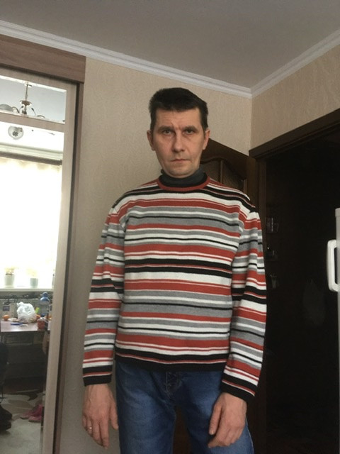 Виталий, Россия, Переславль-Залесский, 43 года, 1 ребенок. Познакомлюсь с женщиной для любви и серьезных отношений. Я розведен у меня 15 летняя доч живем отдельно . познакомится с женщиной для серьезных отношений . 