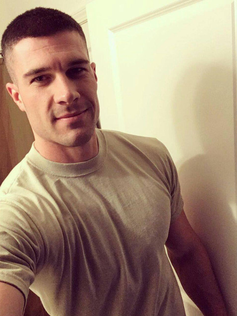 Артем, Россия, Астрахань, 26 лет. Познакомлюсь с девушкой для любви и серьезных отношений, брака и создания семьи.  Анкета 644942. 