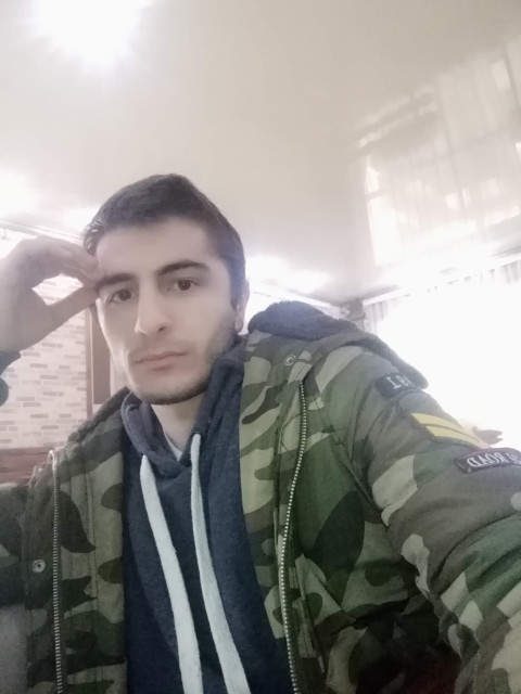 Волков Артём, Россия, Пенза, 27 лет. Если что-то интересно, спрашивайте) живу один