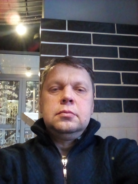 Олег, Россия, Нижнекамск, 52 года. Познакомлюсь с женщиной для любви и серьезных отношений, веду здоровый образ жизни