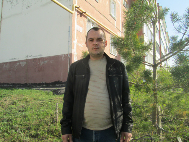 Алексей, Россия, Саратов, 45 лет, 1 ребенок. Познакомлюсь с женщиной для любви и серьезных отношений. Ищу девушку для серьезных отношений можно с ребенком хочу любить и быть любимым