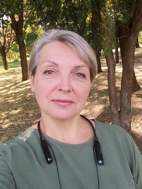 Леди Брю, Россия, Ейск, 52 года, 1 ребенок. Ищу: Надёжного мужчину, мою половинку, который будет не только слушать меня, но и слышать. 
Разница в возрасте...  Анкета 650158. 
