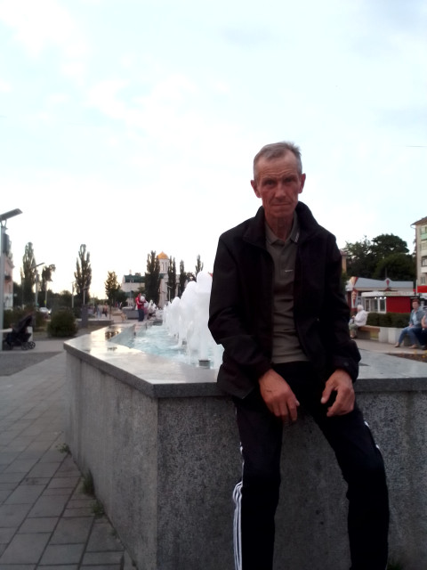 Маврин, Россия, Брянск, 53 года. Хочу найти Серьезные отношенияРусский, рост 180, вес65, обыкновенный русский мужик