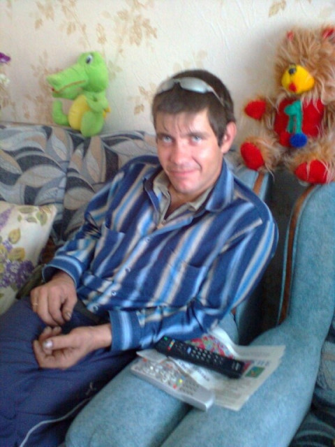 Иван, Россия, Саратов, 40 лет, 2 ребенка. Он ищет её: Познакомлюсь с женщиной для любви и серьезных отношений, брака и создания семьи, воспитания детей, рВ разводе, несовершеннолетние дети живём раздельно