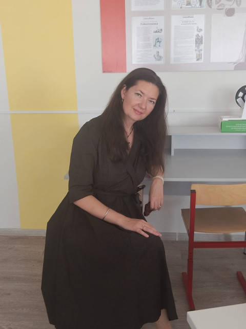 Лина, Россия, Ростов-на-Дону, 47 лет, 1 ребенок. Познакомлюсь с мужчиной для брака и создания семьи. Порядочная, добрая, отзывчивая. Разведена, воспитываю дочь, преподаю английский язык в школе. Ищу му