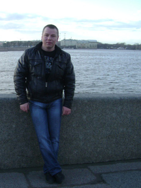 Женя, Санкт-Петербург, м. Ломоносовская, 42 года. Хочу найти БогинюОбычный мужчина. 