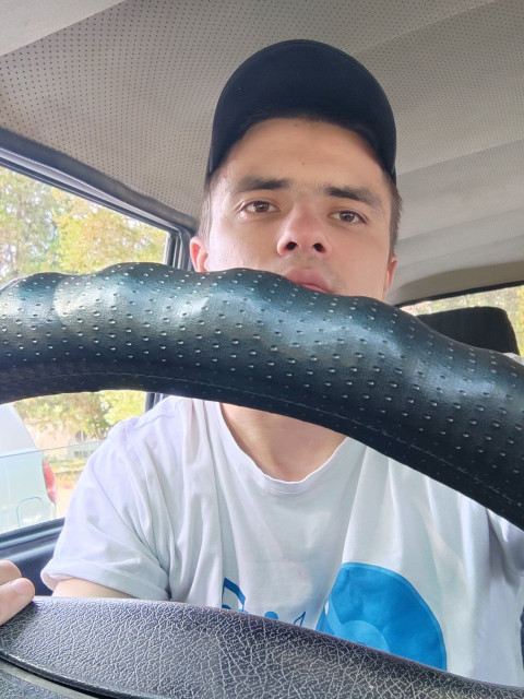 Андрей, Узбекистан, Ташкент, 25 лет. Познакомлюсь с девушкой для любви и серьезных отношений. Познакомлюсь с хорошей девушкой от 20-26 не пью кюрю редко