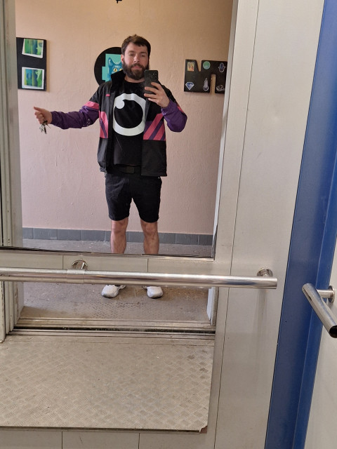 Антон, Россия, Москва, 38 лет. Ищу девушку с характером и внутренней свободой. Без масок, без комплексов, с желанием не просто полуP. S. Обновил анкету — раньше искал одно, теперь лучше понимаю, кто мне по-настоящему нужен. Иногда,