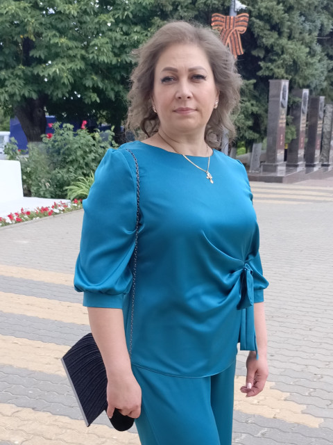 Ольга, Россия, Аксай, 44 года, 1 ребенок. Ищу: Мужчина от 40 до 48 лет, для семейных отношений  Анкета 667424. 