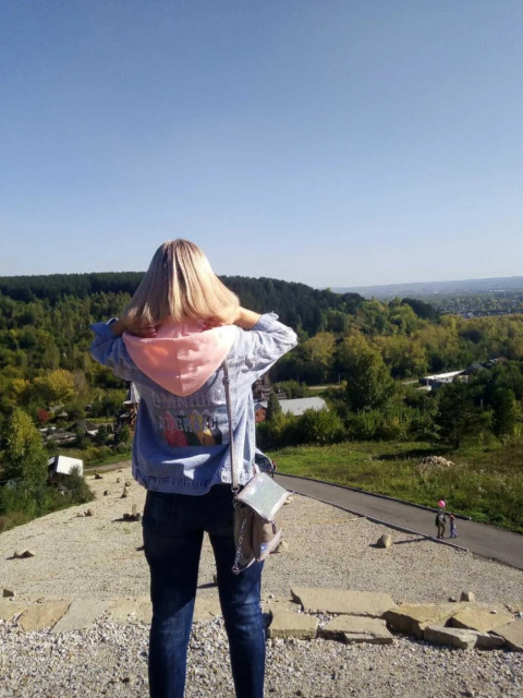 Алёна, Россия, Новокузнецк, 40 лет, 2 ребенка. Познакомлюсь с мужчиной для любви и серьезных отношений, брака и создания семьи. Добрая, веселая, красивая, по жизни оптимистка)). 
Не курю, и не интересуюсь встречами на одну ночь