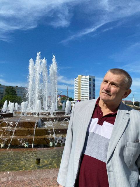 Вдадимир, Беларусь, Минск, 58 лет. Хочу найти 28-51 если с пригорода Минска, то хорошо. Город тоже норм. У меня все хорошо. 