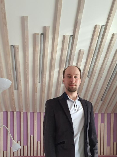 Антон, Россия, Москва, 40 лет, 1 ребенок. Хочу найти Без вредных привычек, нежная, добрая, умение приготовить приворотное зелье в виде БОРЩА - приветствуМосквич, но живу в Подмосковье в частном доме (в квартире редко, ЮАО), подальше от городской суеты. 