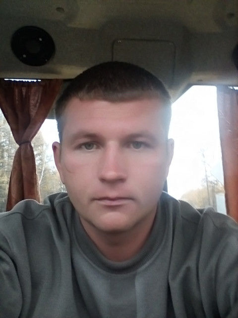 Александр, Россия, Чита, 33 года, 2 ребенка. Познакомлюсь с женщиной для дружбы и общения. Общительный заботливый, вообщем не вредный хозяйственный. Хотелось бы найти себе хорошего человека. 