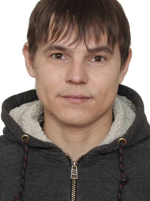 Кирилл, Россия, Волгодонск, 32 года. В первую очередь хочу найти милую, добрую девушку. Хочется верить в любовь, дарить и принимать её. Добрый, обеспеченный. Очень сильно мечтаю о дочке. Хорошо зарабатываю. 