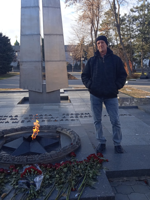 Александр, Россия, Астрахань, 49 лет. Познакомлюсь с женщиной для любви и серьезных отношений, брака и создания семьи, воспитания детей.Надёжный, с чувством юмора 👍, заботливый!!!