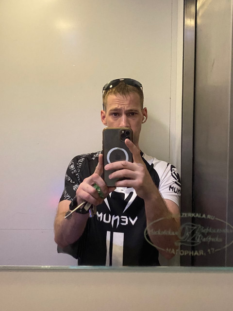 Денис, Москва, 34 года, 1 фото. Простую девушку. Ценю ум и природную красоту. Ищу ту, которая пойдёт со мной только вперёд и вверх,...  Анкета 671893. 