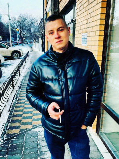 Антон Губарев, Россия, Тула, 33 года. Я настоящий, надеюсь ты тоже. Далеко не идеал, зато не вру. Обожаю удивлять, вот только не все этому