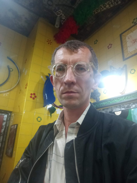 В клубе