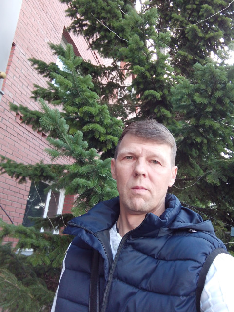 Иван, Россия, Новосибирск, 46 лет. Хочу найти Близкую по возрасту, и духу для серьезных отношений и создания семьиЛегок на подьем, лбюлю природу лес, горы. А так обычный