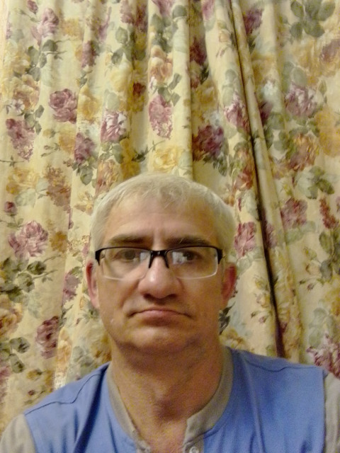 Андрей, Россия, Москва, 53 года. Хочу найти Время, покажетЖиву ! И Быт в друзьях! Подруга - уборка ! Готовка ! 
