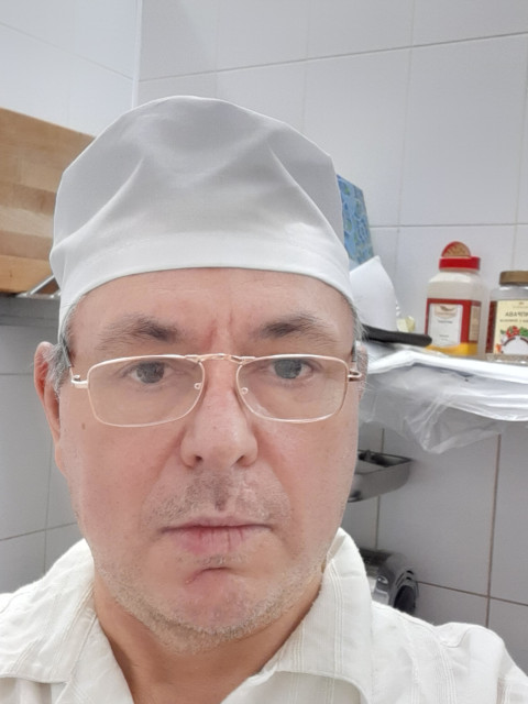 Александр, Россия, Саров, 56 лет, 1 ребенок. Хочу найти интересную в общении чтобы ей было интересно со мной внешность как естьне курю не выпиваю люблю гулять по лесу