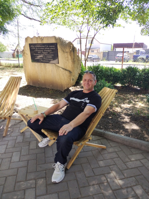 Олег, Россия, Михайловск, 51 год. Познакомлюсь с женщиной для брака и создания семьи, рождения и воспитания совместного ребенка. АдеквВдовец. 51лет. Михайловск. Ищу женшину для жизни и Любви. которая любит долкий интим. Прямолинейный 