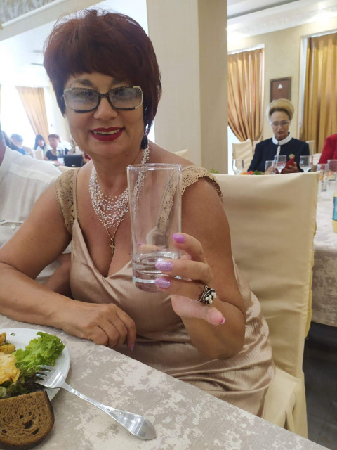 Людмила, Россия, Евпатория, 60 лет, 1 ребенок. Познакомлюсь с мужчиной для гостевого брака, дружбы и общения. Живу в Евпатории, есть свое жилье, материально не зависима. Есть сын. 