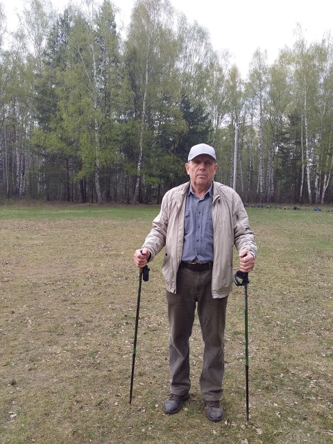 Петр, Россия, Касимов, 67 лет. Познакомлюсь с женщиной для любви и серьезных отношений. Отслужил армию в погранвойсках. Работал на севере по комсольской путевке. Вышел на пенсию, в настоящ