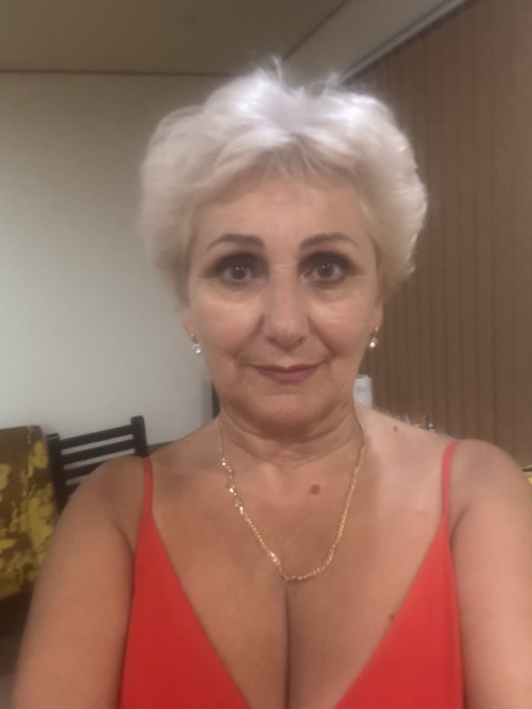 Лариса Антоненко, Россия, Торез, 69 лет, 3 ребенка. Хочу найти Доброго, ласкового, нежного. Обычная, общительная, с хорошим чувством юмора, заботливая