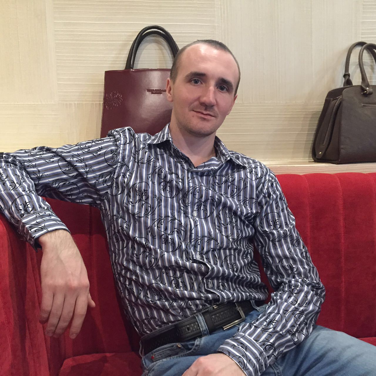 Евгений Герасимов, Россия, Бийск, 31 год. Хочу найти Добрую, заботливую, которая будет ценить и уважать, вместе проводить время. Анкета 682427. 