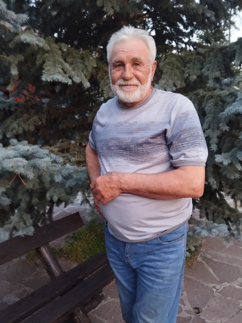 Александр, Россия, Москва, 69 лет. Адекватный, с ч. ю. Живу в Тольятти.