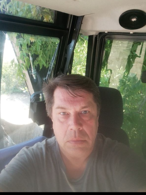 Cаша, Россия, Пермь, 55 лет. Хочу найти Простую женщину которую можно обнимать целоваь и любить, и чтоб отвечала взаимностью всегда и без обНе пью не курю живу один если нравлюсь напиши мне...