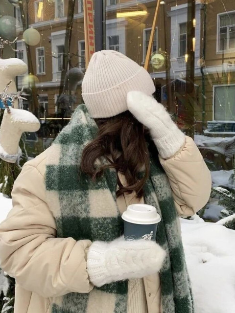 Елена, Россия, Санкт-Петербург, 47 лет, 2 ребенка. Обыкновенная интеллигентная образованная женщина, работаю в бизнес центре, хожу на каблуках))) прият