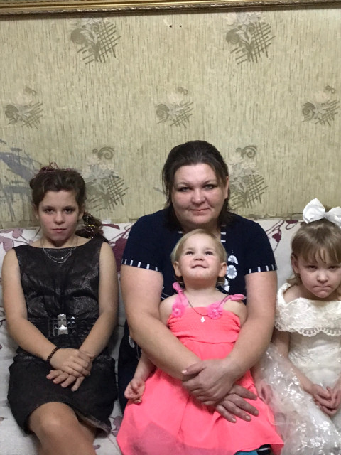 Елена, Россия, Сальск, 40 лет, 3 ребенка. Познакомлюсь с мужчиной для брака и создания семьи. воспитываю троих дочерей, добря внимательная, живем в деревне