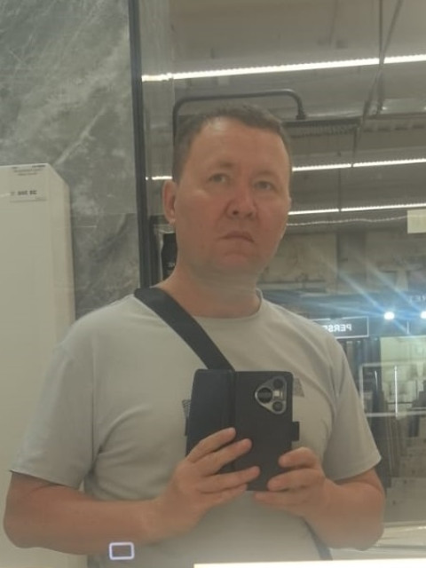 Владислав, Россия, Нижневартовск, 45 лет. Он ищет её: Познакомлюсь с женщиной для любви и серьезных отношений, брака и создания семьи, воспитания детей. Не женат, хочу семью, детей, настроен серьезно, не пью, обеспеченный