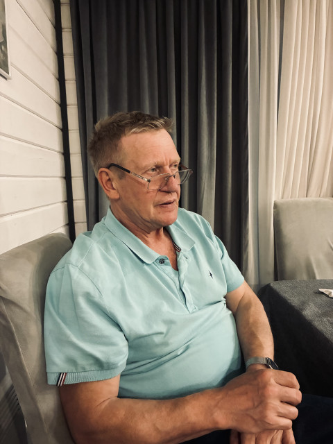 Александр Аксютин, Санкт-Петербург, 60 лет, 3 фото. Ищу: Общения, а там как получится. Как пел Градский- женщину без мужа. Одному бывает тошно. Хочется просто...  Анкета 696717. 