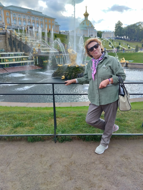 Наталья, Россия, Санкт-Петербург, 66 лет. Познакомлюсь с мужчиной для дружбы и общения. Общительная, активная, люблю экскурсионные поездки, походы в кино, на концерты и выставки, но без фа