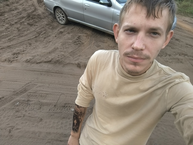 Александр, Россия, Самара, 25 лет. Познакомлюсь с девушкой для брака и создания семьи.Мне 23, работаю грузчик комплектовщик, о вредный привычках:курю, иногда выпиваю, я слабослышаший, ищ