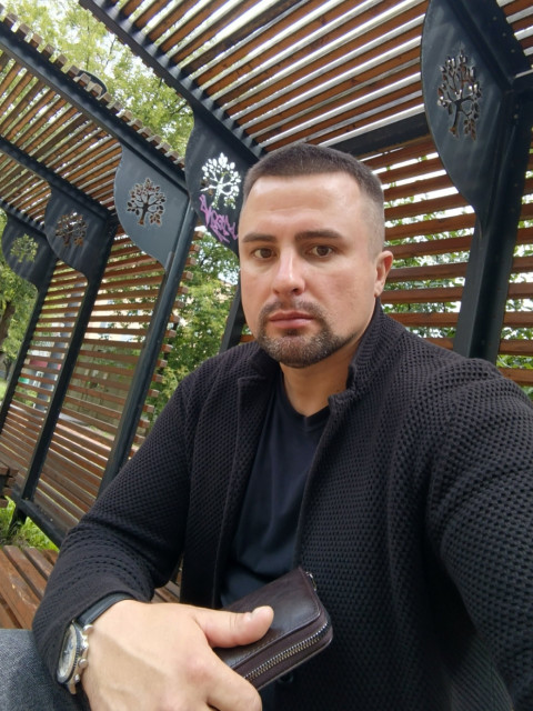 Кирилл, Москва, 42 года, 1 ребенок, 2 фото. Познакомлюсь с женщиной для любви и серьезных отношений, брака и создания семьи, гостевого брака, воспитания...  Анкета 700603. 