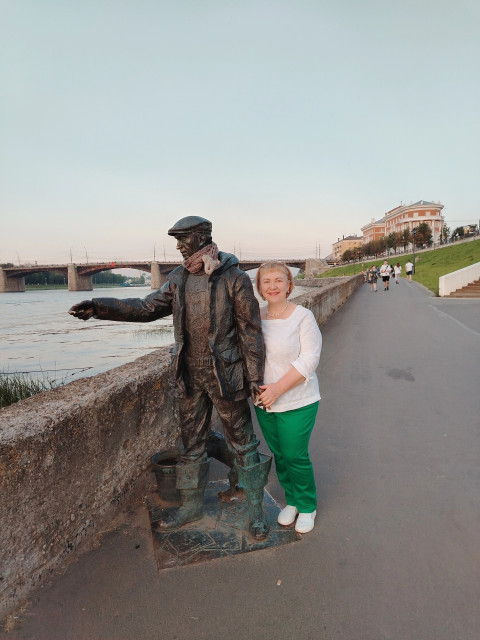 Елена, Россия, Москва, 63 года. Познакомлюсь с мужчиной для брака и создания семьи.Одинокая, без детей и внуков, полненькая, порядочная, люблю животных, природу, путешествия, есть мал